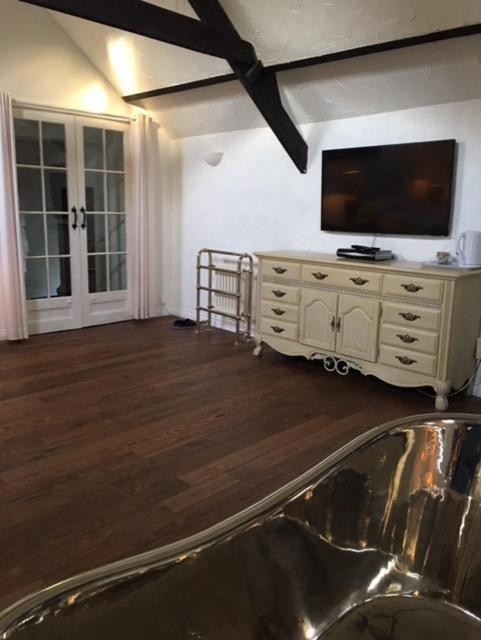 Bed and Breakfast Chez Thomas 7 Route Du Monde Ancien Saint-Georges-D'Aunay Exterior foto