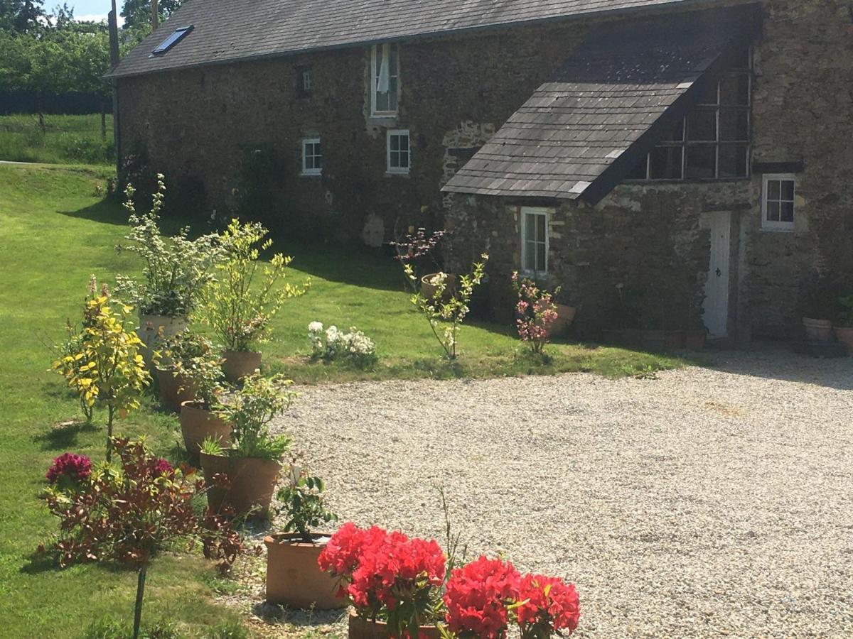 Bed and Breakfast Chez Thomas 7 Route Du Monde Ancien Saint-Georges-D'Aunay Exterior foto